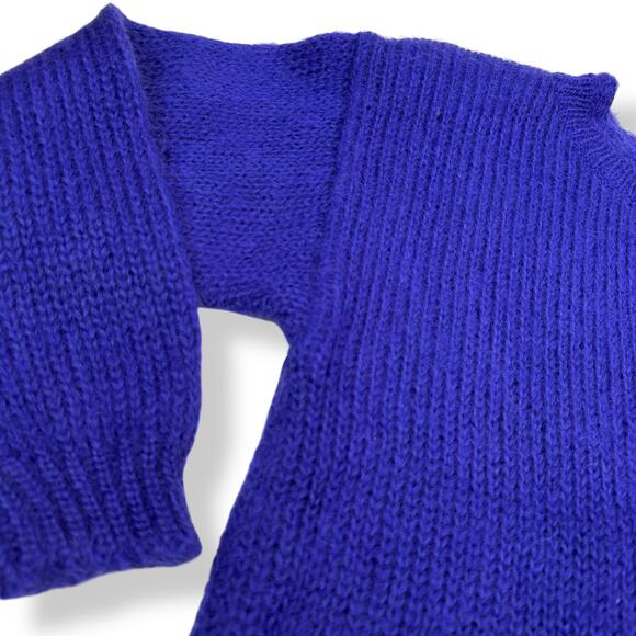 Women's Cozy Blue Sweater - Picture 5 of 16